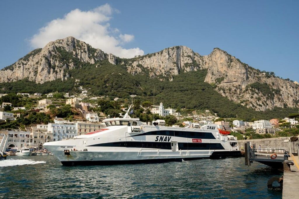 Vacanze estive senza auto: con Italo e SNAV biglietto unico per treno, bus e nave